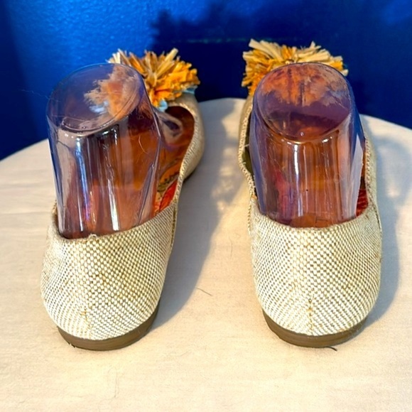 Women’s Bridget Shuster Magnola Tan Raffia Floral Flats Size 8 - Picture 3 of 5